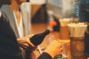 接待を受ける側の重要なマナーは4つだけ！抑えるべきマナーを解説！
